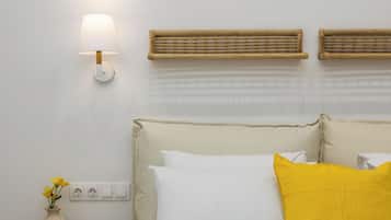 Desk, laptop workspace, free WiFi