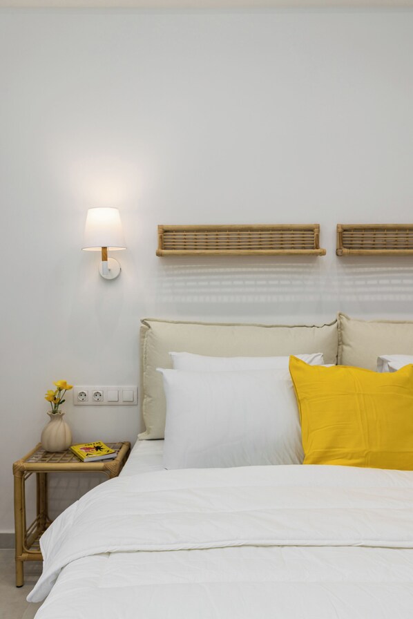 Desk, laptop workspace, free WiFi - Lemon pie by halu (Thessaloniki)