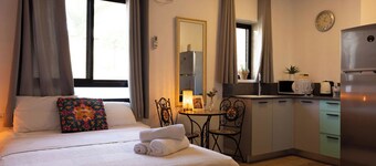 LOUI TALPIOT HOTEL: Authentic Experience. Art, Market,Rooftop & Boutique Comfort
