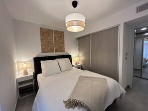 Iron/ironing board, WiFi, bed sheets