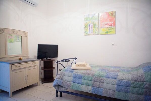 Chambre Simple Classique, balcon | Bureau, Wi-Fi gratuit