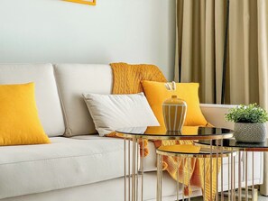 Smart TV - Apartment 1+1 Qoople Legend B28 100 m from the sea (Alanya)