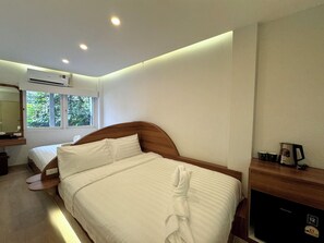Family Room | Desk, laptop workspace, free WiFi - Sonata siam-ratchathewi (Ratchathewi)