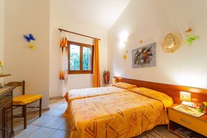Bed sheets - Holiday Home 'Trilocale Luana' with Sea View, Shared Pool and Air Conditioning (Maiorca)