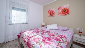 Free WiFi, bed sheets - Apartman Sabina 2 by Villas Guide (Fažana)