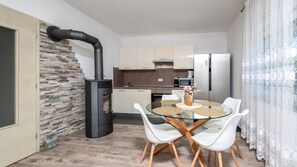 Fridge, microwave, oven, dishwasher - Apartman Sabina 2 by Villas Guide (Fažana)