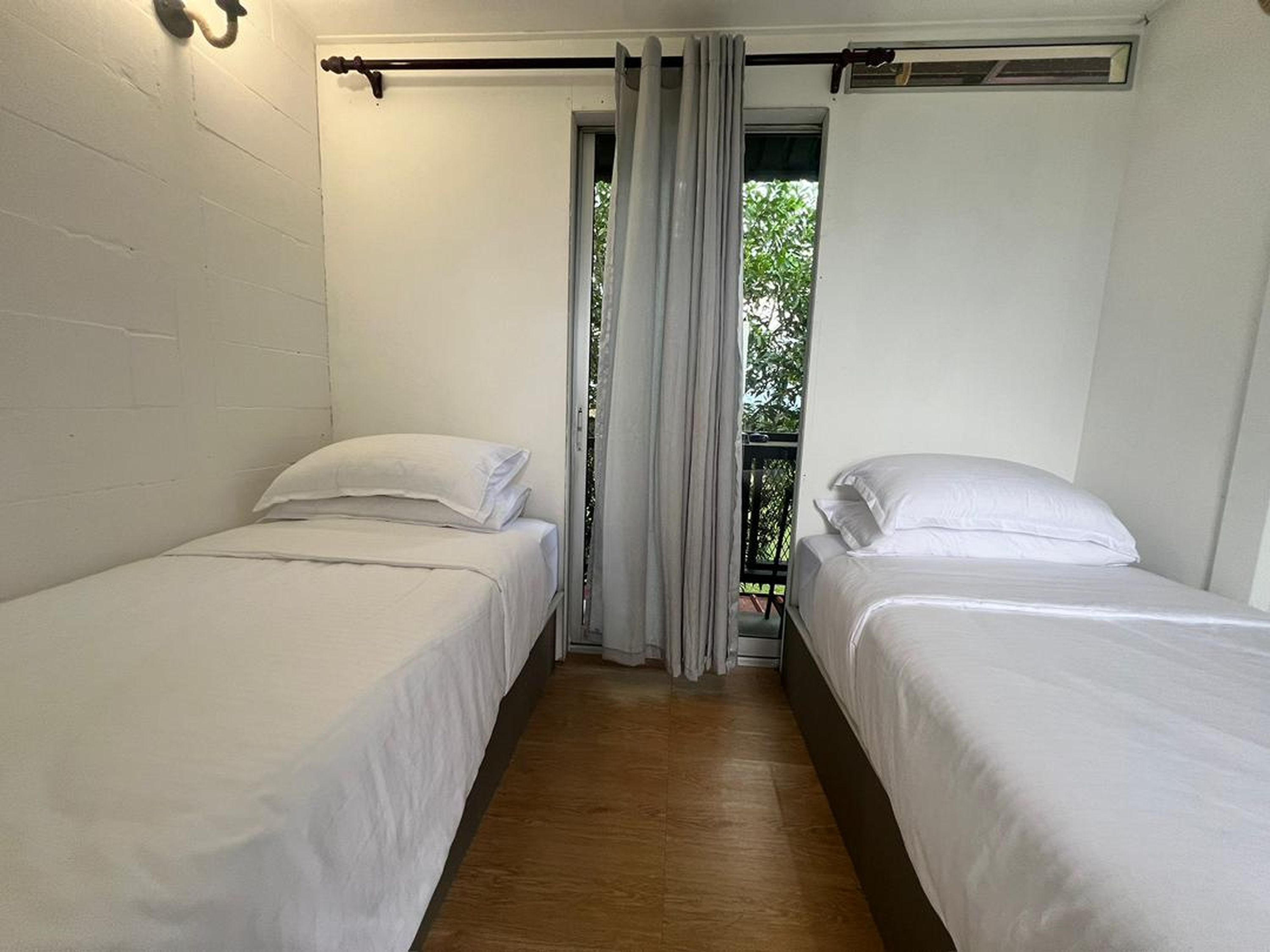 Desk, free WiFi, bed sheets