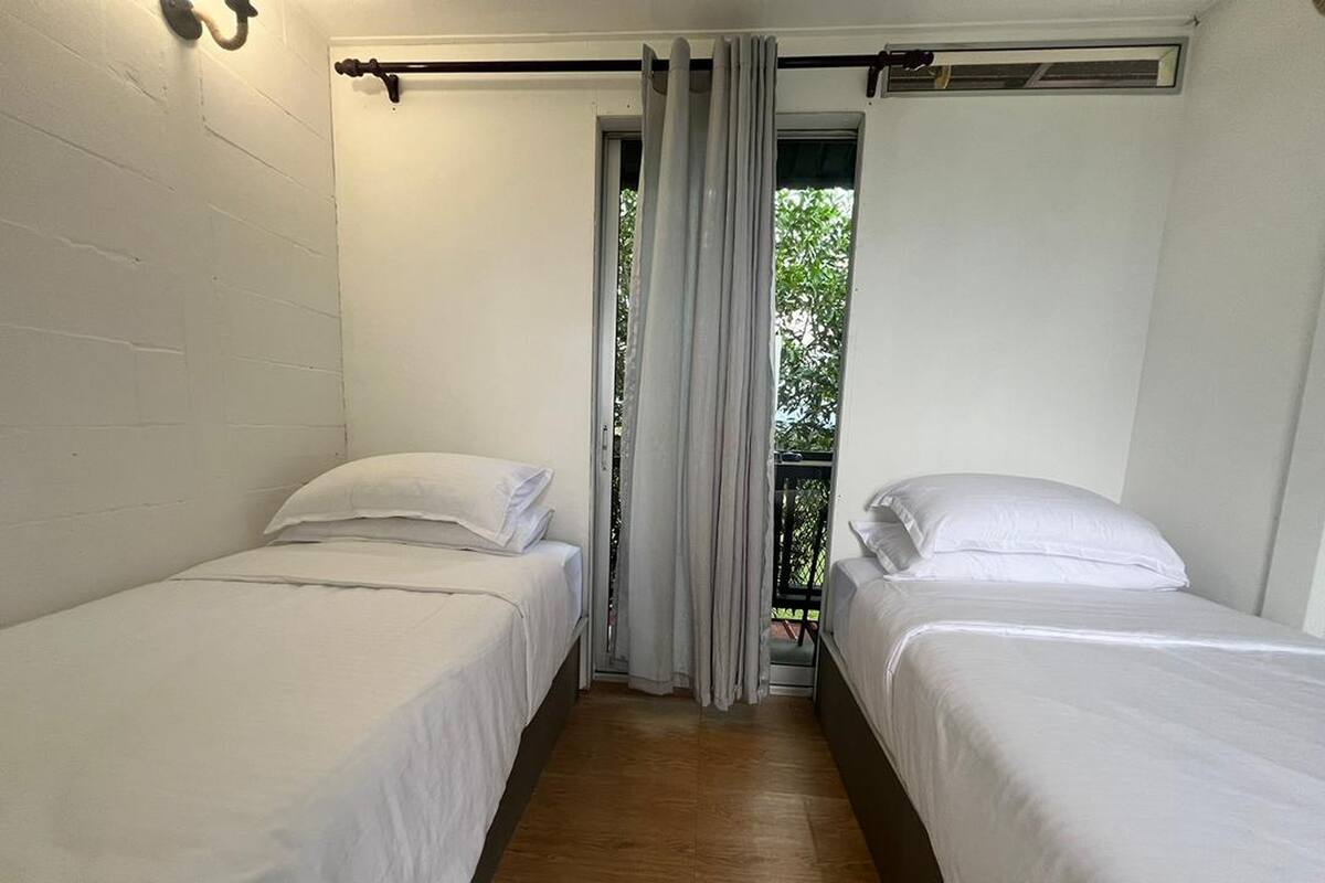 Habitación básica | Escritorio, wifi gratis y ropa de cama