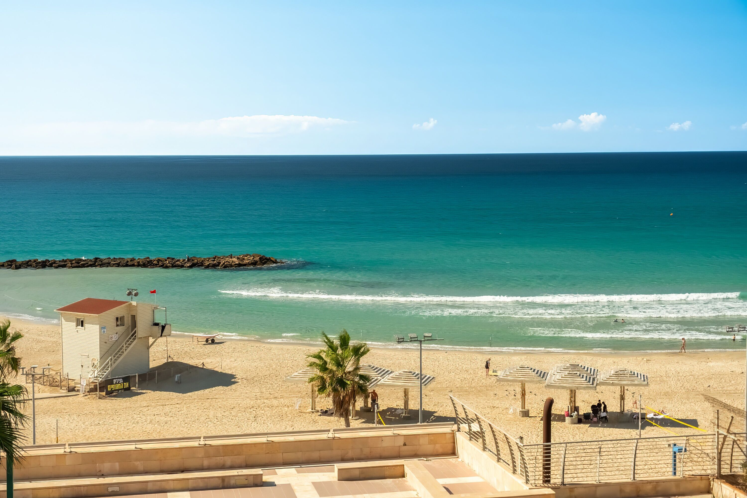 Apartment, Balcony, Beach View | Bahagian dalam