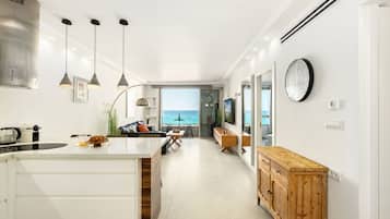 Departamento, balcón, vista a la playa | Interior