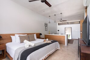 1 bedroom, desk, iron/ironing board, travel cot - Modern Studio Retreat with Rooftop Pool and Tulum Downtown Nearby (Tulum)