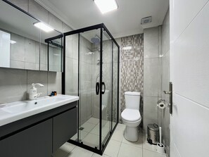 Hair dryer, towels, soap, shampoo - One-Bedroom Apartment in Taksim - No: 8 (Beyoglu)
