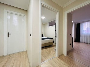 Desk, iron/ironing board, travel cot, free WiFi - One-Bedroom Apartment in Taksim - No: 8 (Beyoglu)