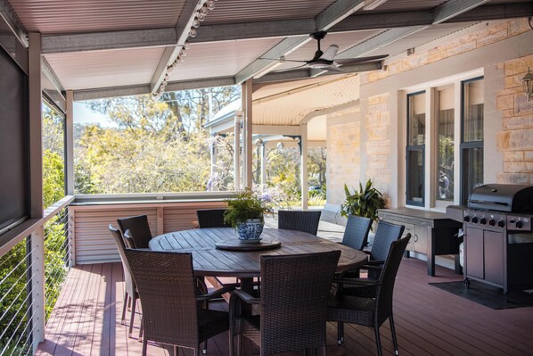 Outdoor dining - Hope House is a large spacious villa in the Heart of Clare. (Clare)