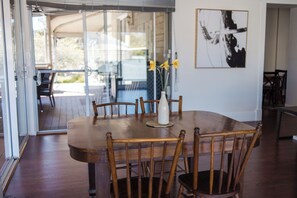 Dining - Hope House is a large spacious villa in the Heart of Clare. (Clare)