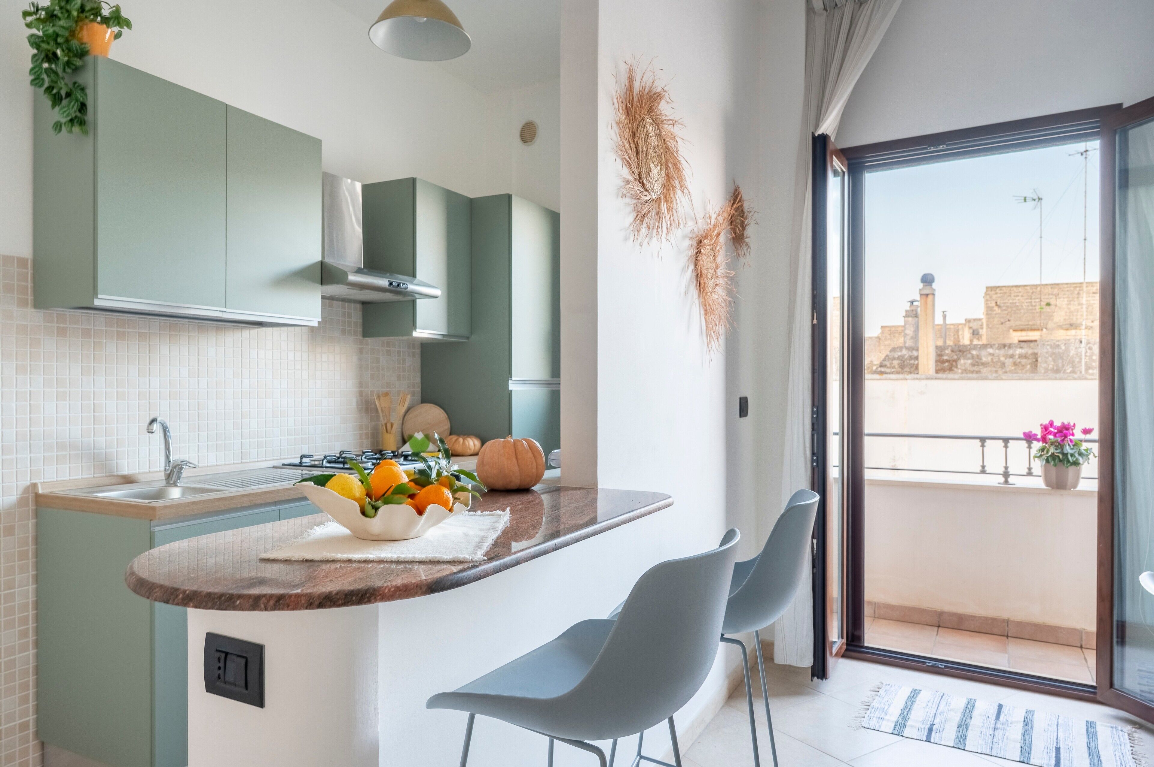 Refrigerador, horno, placa de cocina, cafetera/tetera