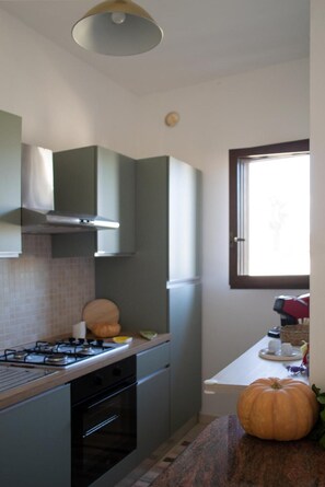 Private kitchen - Apartment 'Casa Vacanza La Civetta' with Private Terrace, Balcony and Air Conditioning (Castri di Lecce)