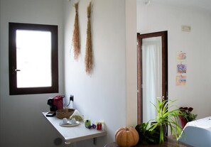 Interior - Apartment 'Casa Vacanza La Civetta' with Private Terrace, Balcony and Air Conditioning (Castri di Lecce)