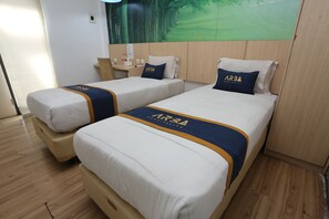 Kamar Twin Superior | Meja kerja, ruang kerja ramah laptop, Wi-Fi gratis, dan seprai linen