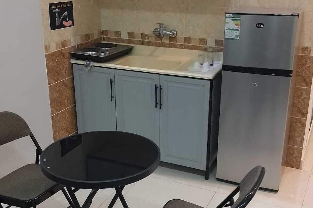 Suite económica, vistas al valle | Espacio para trabajar con un portátil