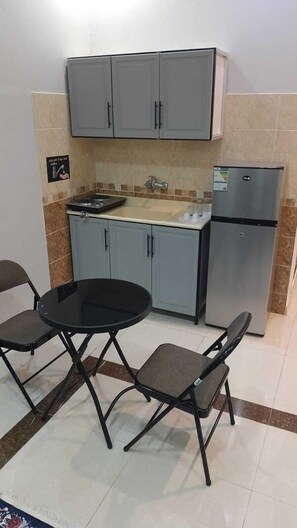 Suite económica, vistas al valle | Espacio para trabajar con un portátil