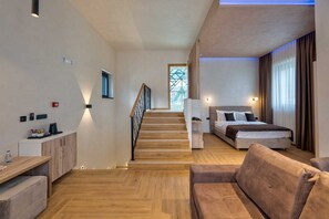 Caja de seguridad en la habitación y escritorio