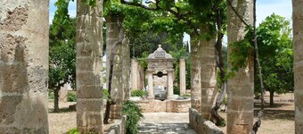 Villa 'Riggia - Dependance Stalla' with Shared Pool, Private Terrace, and Air Conditioning