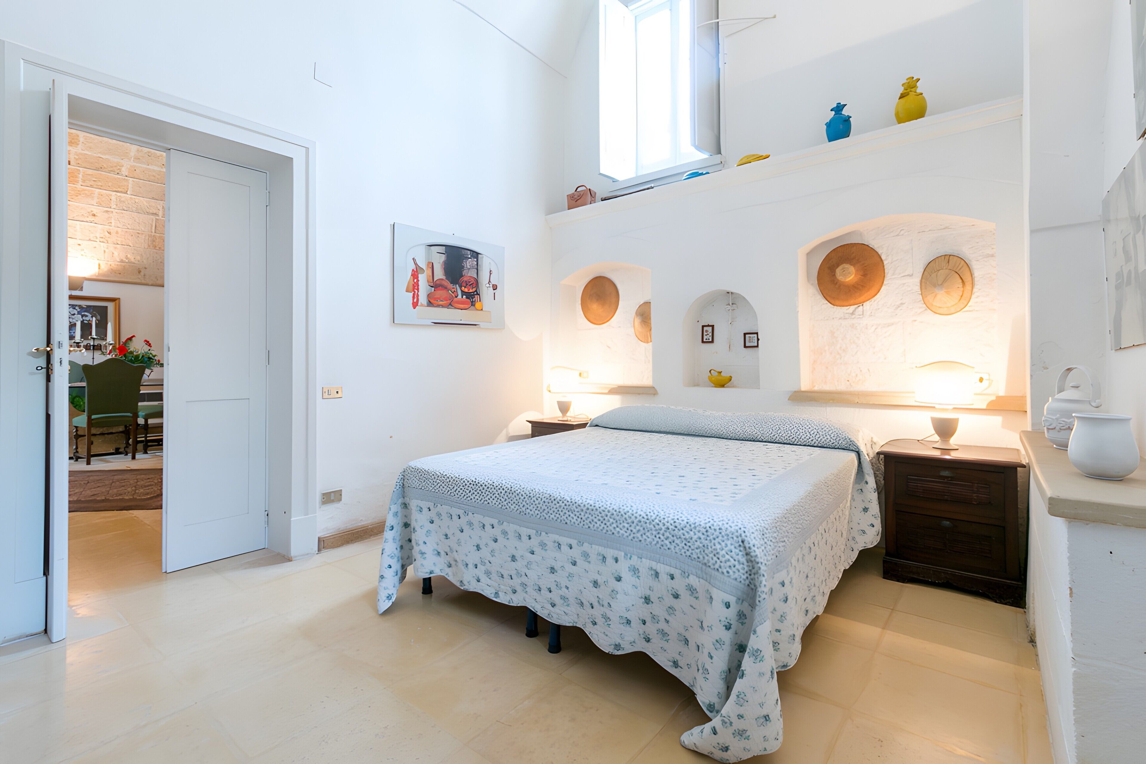 1 slaapkamer, een strijkplank/strijkijzer, beddengoed