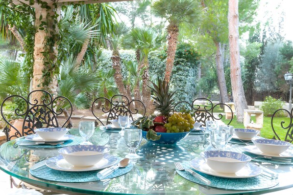 Outdoor dining - Holiday Home 'Villa Riggia - Ground Floor' (Nardò)