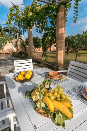 屋外ダイニングエリア