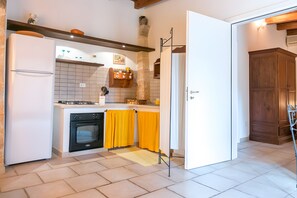 Private kitchen - Villa 'Riggia - Dependance Agrumeto' with Wi-Fi (Nardò)