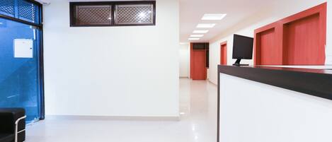 Check-in/check-out kiosk