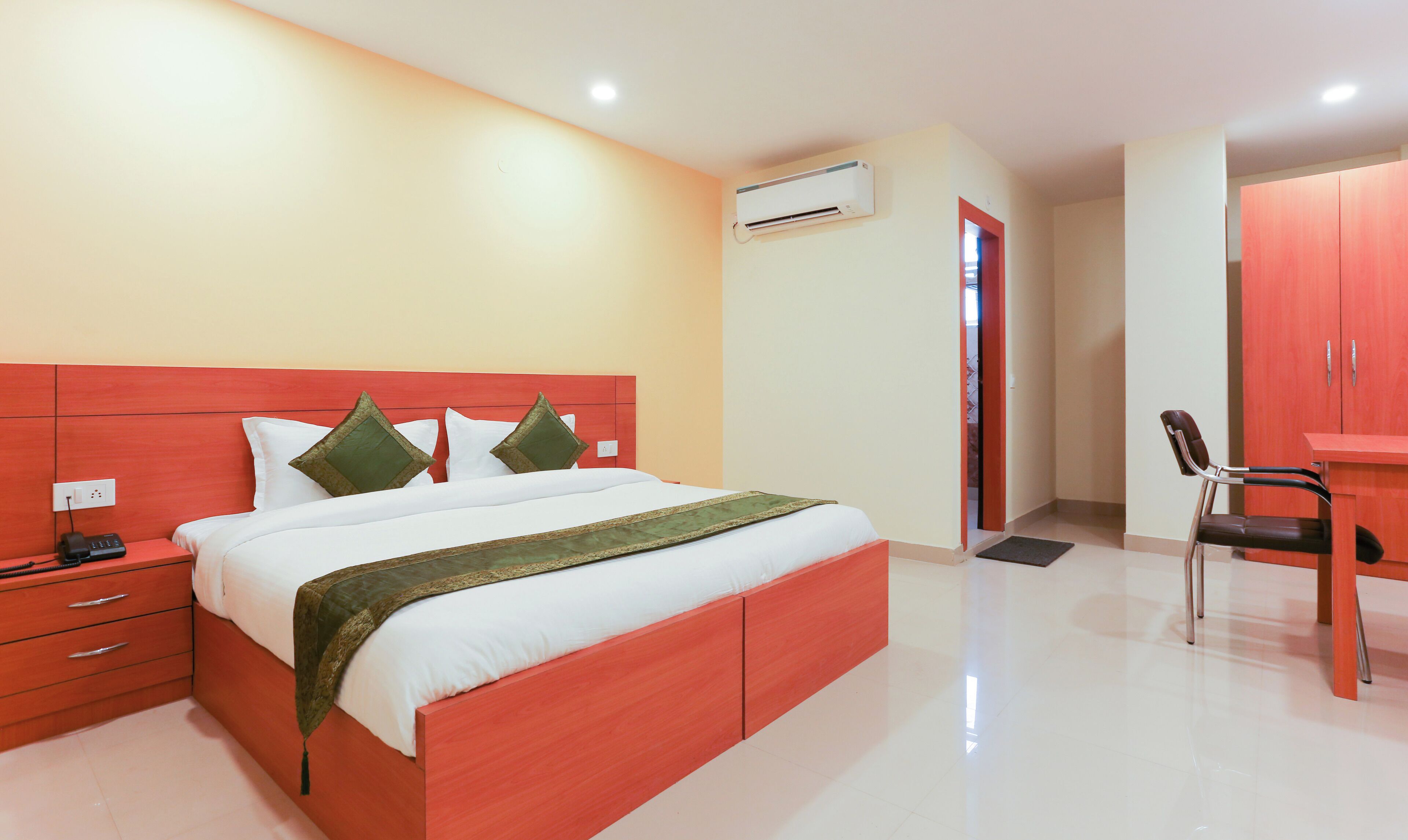 Kamar Double atau Twin Superior, pemandangan kota | Meja kerja, ruang kerja ramah laptop, dan kedap suara