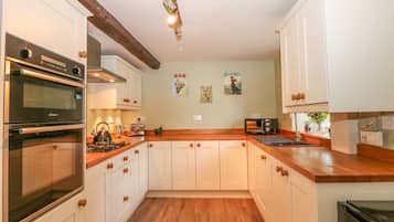 Køkkentøj/tallerkener/redskaber