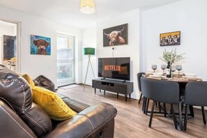 Tv och eldstad