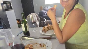 Villa, 2 Bedrooms, Accessible, Patio | Dining room