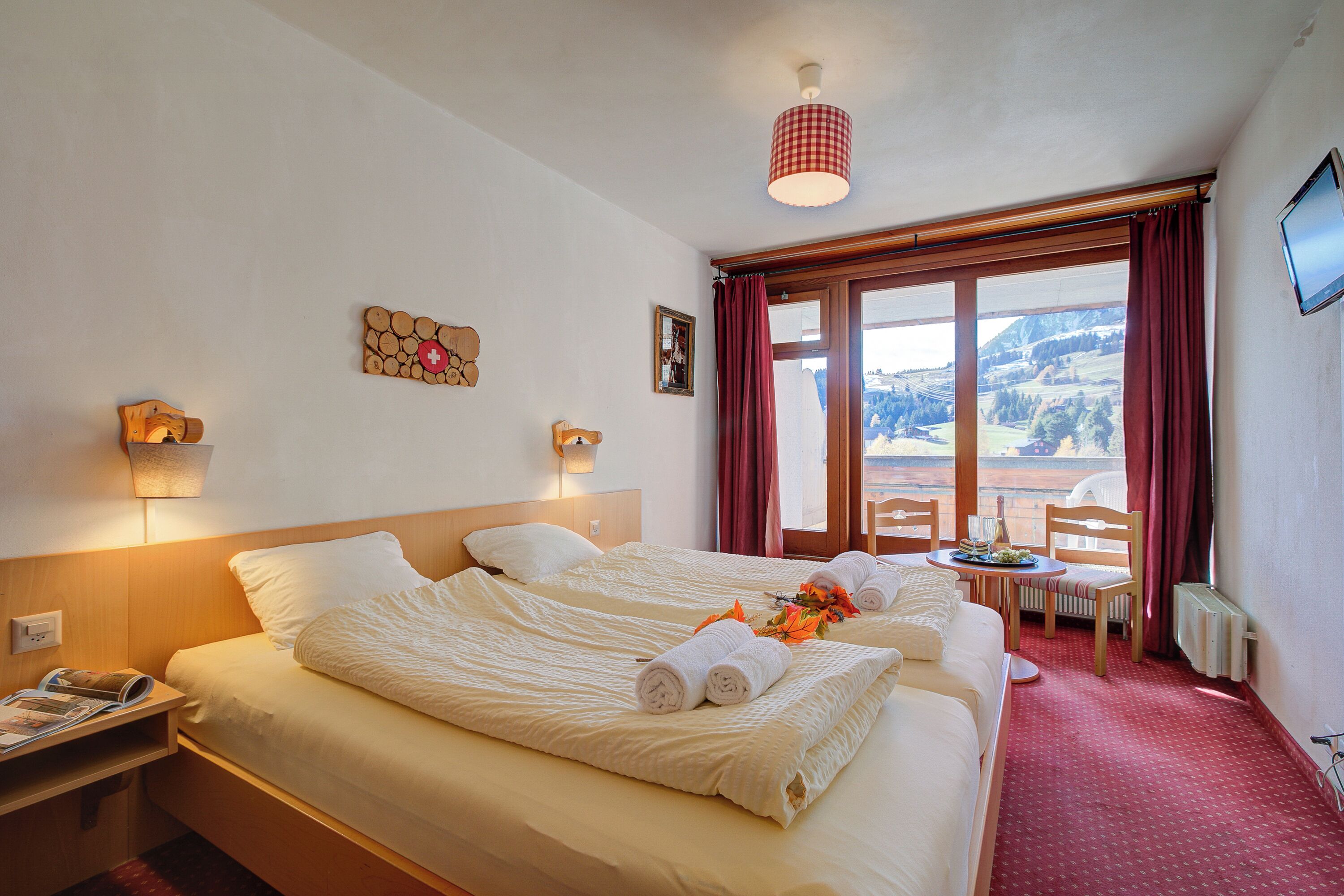 Estudio familiar, vista a la montaña (Twin Rooms) | Wifi gratis y ropa de cama 