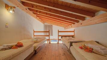 Free WiFi, bed sheets