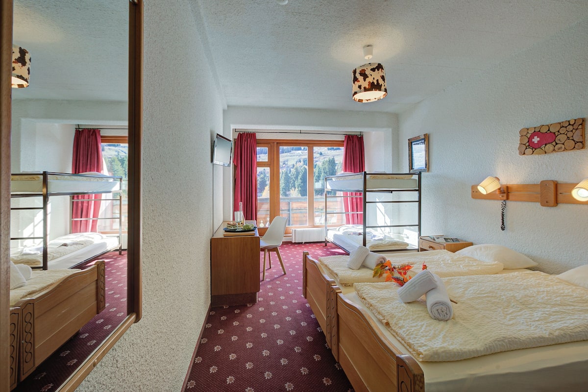 家庭开间, 山景 (Family Rooms With Balcony) | 免费 WiFi、床单
