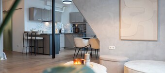 Upscale maisonette penthouse