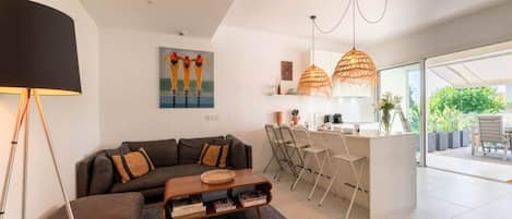 Apartment | Living area