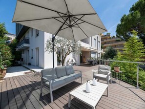 Apartment | Balcony - Luxury Apartment in Juan les Pins (Antibes)