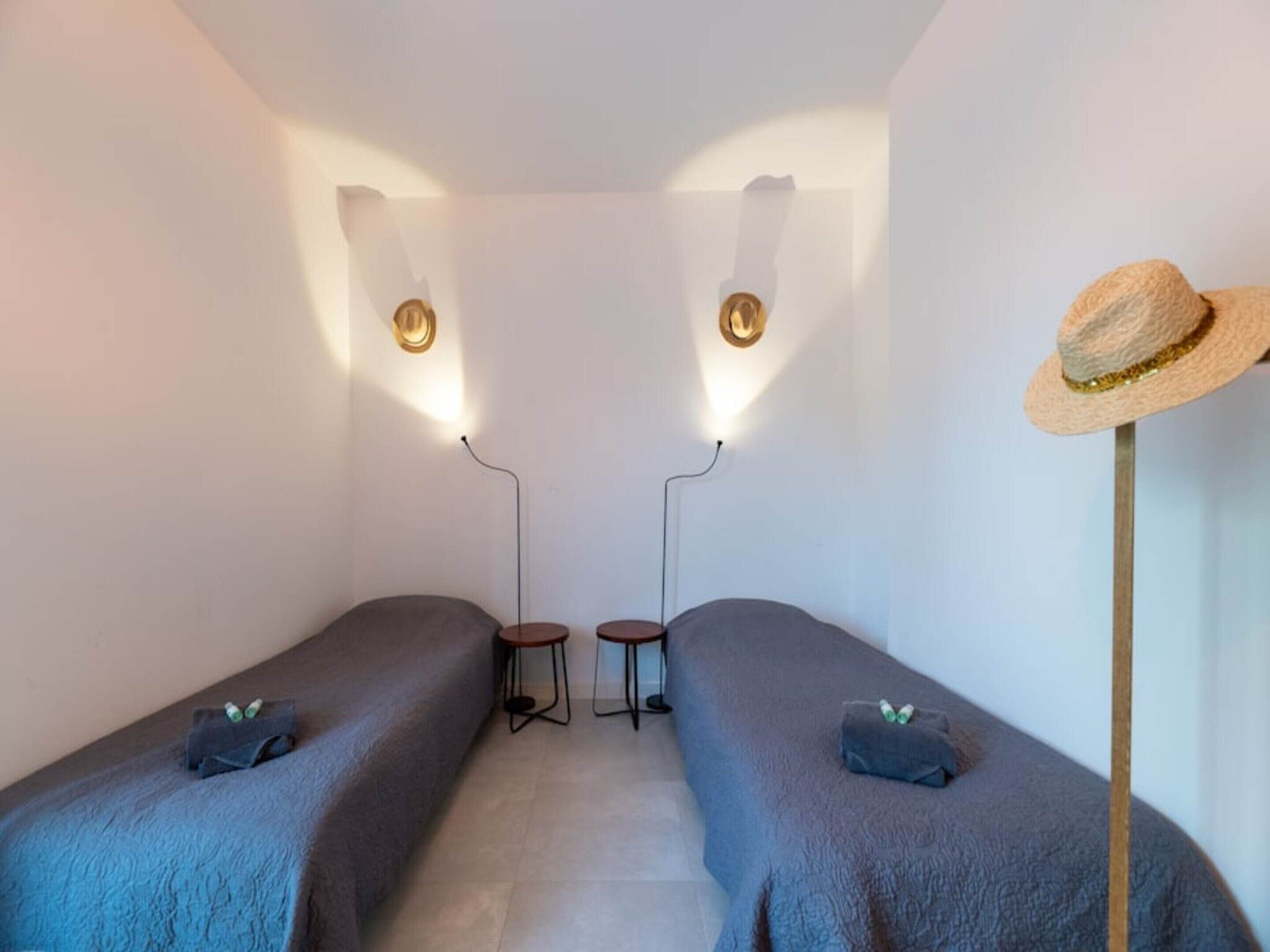 Căn hộ | 2 phòng ngủ, trang bị nội thất với thiết kế riêng biệt 