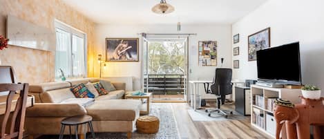 Fernseher, Stereoanlage