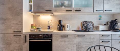 Fridge, microwave, oven, stovetop