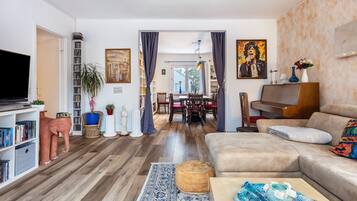 Fernseher, Stereoanlage