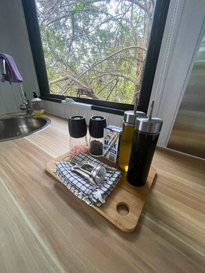 Interior - Hill Creek Tiny House 5 by Tiny Away (Perwillowen)