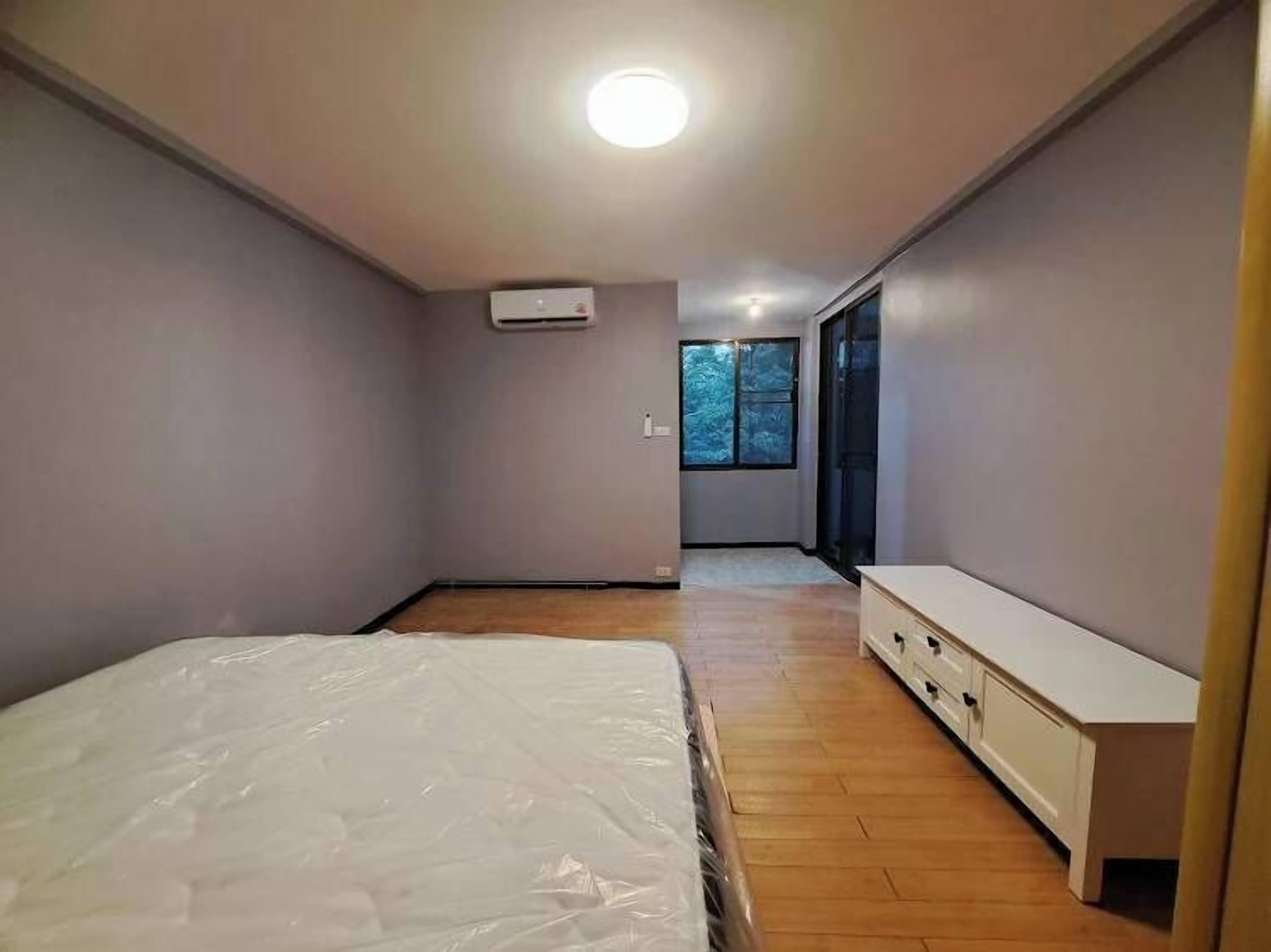 Escrivaninha, espaço de trabalho para notebook, Wi-Fi de cortesia