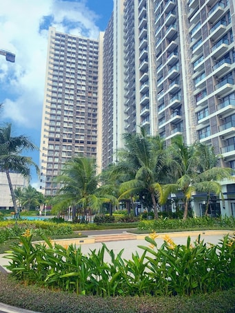 Vista al parque. Apartemen Sky House BSD by Linkara