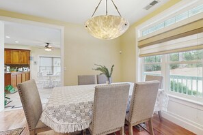 Dining - Games, Covered Deck: Family Home 28 Mi to Yosemite (Groveland)